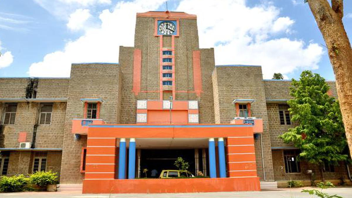 Vice-Chancellors of SKD, Anantapur Jawaharlal Nehru Technological ...