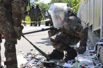 North Korea flies trash-carrying balloons to South Korea in another retaliation against leafletting North Korea flies trash-carrying balloons to South Korea in another retaliation against leafletting