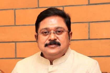 Vikravandi bypoll | T.T.V. Dhinakaran calls upon partymen to ‘teach a lesson’ to DMK, Edappadi