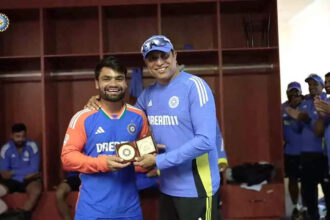 ‘Batting se jyada fielding pasand hai…’: Rinku Singh stands on a stool to deliver speech after winning the best fielder medal – Watch | Cricket News