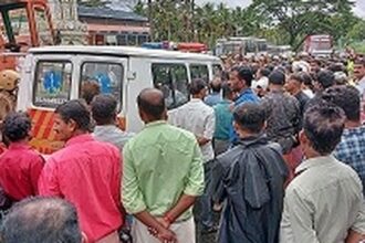 Elephant attack: Protesters block highway in Kerala’s Wayanad with victim’s body, demand justice for deceased Elephant attack: Protesters block highway in Kerala’s Wayanad with victim’s body, demand justice for deceased