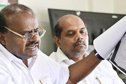 Siddaramaiah finding difficult to defend his govt. following corruption allegations: Kumaraswamy
