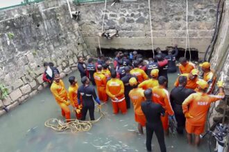 More than 24 hours after sanitation worker went missing in Amayizhanjan canal, rescue operations still on More than 24 hours after sanitation worker went missing in Amayizhanjan canal, rescue operations still on