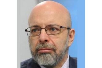 Dimitri Simes: ‘Attempt to intimidate’: FBI raids US home of analyst Dimitri Simes who advised Trump in 2016