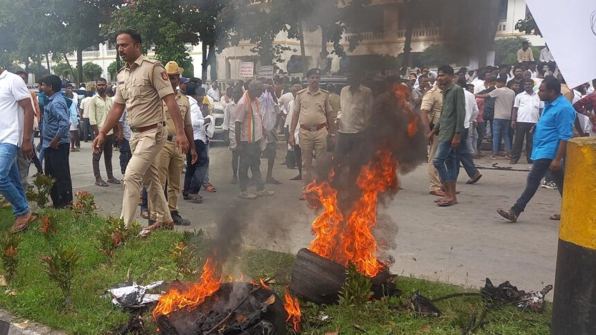 Congress protests across Karnataka against Governor sanctioning prosecution of CM