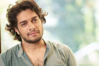 Junaid Khan juggling between Bollywood and theatre projects: “He has been doing eight-hour shifts, and then heading for the rehearsals” : Bollywood News