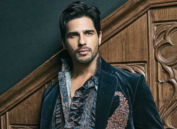 Sidharth Malhotra returns to romance, collaborates with Dasvi director Tushar Jalota for Dinesh Vijan film: Report : Bollywood News