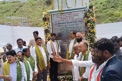CM unveils pylon of SRLIP, three pumps of the lift irrigation project operationalised in Telangana’s Bhadradri Kothagudem