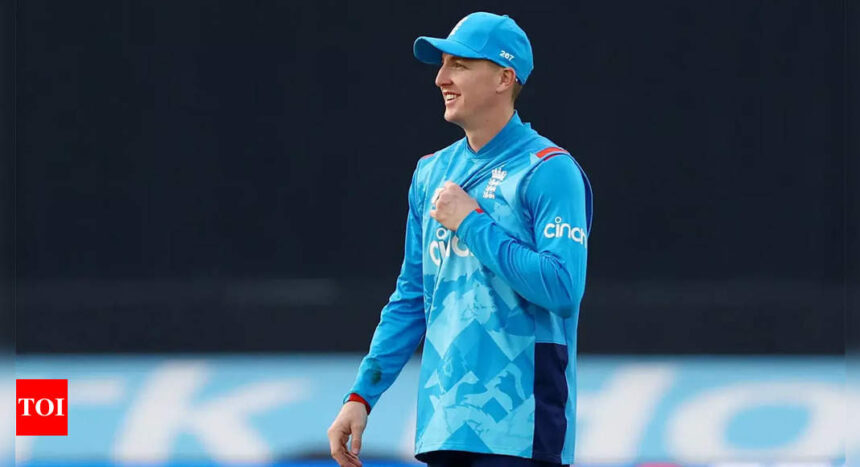 Australia 6/0 in 1.1 Overs | England vs Australia 2nd ODI Live Score