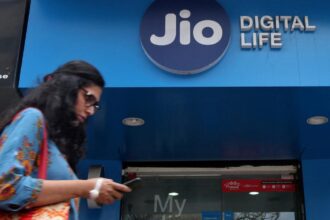 Jio offers free Air Fiber for 365 days to Reliance Digital shoppers spending ₹20,000