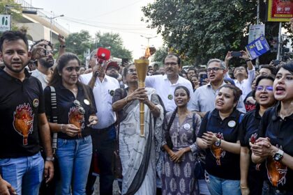 R.G. Kar incident: Junior docs resume duties partially at State-run hospitals in Bengal after 42 days