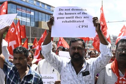 Residents protest Musi riverfront demolition, demand compensation