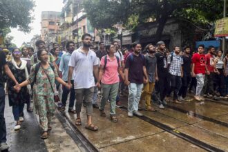 Junior doctors in Bengal continue ‘cease work’ in protest against R.G. Kar rape-murder Junior doctors in Bengal continue ‘cease work’ in protest against R.G. Kar rape-murder