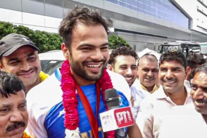 Indian paralympic champions return to hero’s welcome