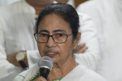 Flood situation alarming in north Bengal, Centre not extending help: Mamata