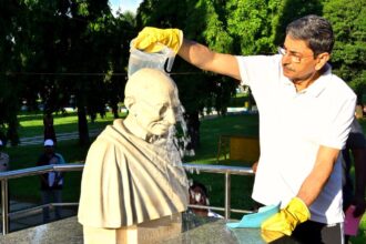 Chennai Gandhi Mandapam: T.N. Governor Ravi disappointed over finding liquor bottles