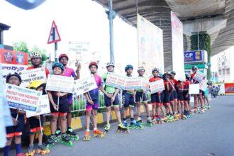 Police hold skating marathon to educate Durga temple devotees about cyber offences