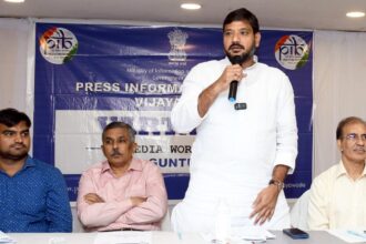 Media is a bridge between government and people, says Guntur MLA