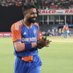 Hardik Pandya clicks selfie with ball boy mid-match; video goes viral – WATCH | Cricket News