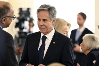Blinken heads to Hamas mediator Qatar on Gaza truce push