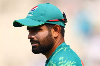 ‘Babar Azam ko batana hai ke woh ek Vivian Richards hain’ | Cricket News