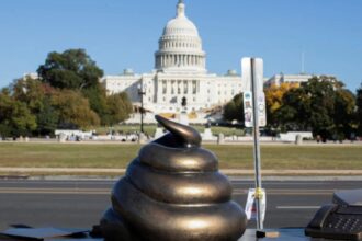 ‘Garbage’ election gathers steam and stench in final stretch amid ‘Garbage’ election gathers steam and stench in final stretch amid