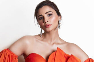 Daisy Shah to make OTT debut with Hungama’s thrilling web series Red Room : Bollywood News