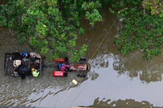 Bengaluru rains: Civic chief inspects flooded areas; tractors deployed in Kendriya Vihar apartment