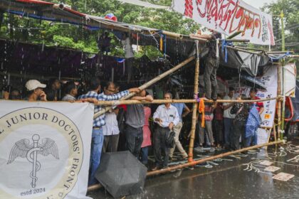 Junior doctors in Kolkata ‘fast-unto-death’ demanding justice for R.G. Kar medic, workplace security enters fifth day