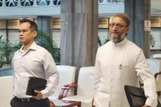 Opposition MPs boycott Waqf committee meeting