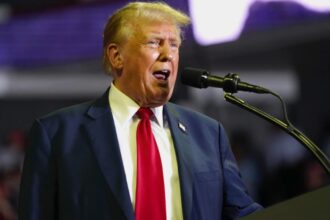 Trump is raiding House of Representatives for cabinet posts, threatening to cut into a likely razor-thin majority