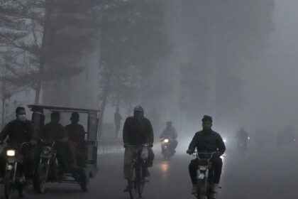 Pakistan air pollution: Toxic smog sends over 1.9 million to hospitals in a month