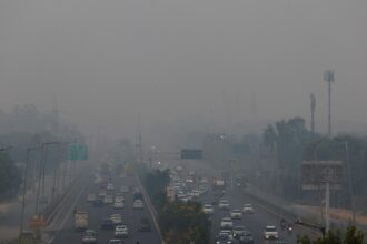 Post-Diwali smog pushes Delhi air quality to ‘very poor’; other cities also affected