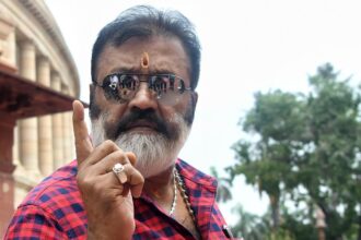 Journalists in Kerala stage public protest against Union Minister Suresh Gopi