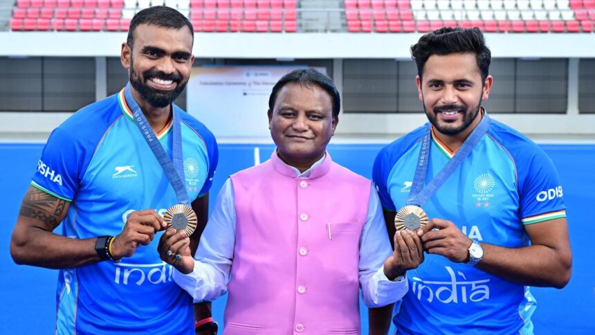 Harmanpreet, Sreejesh bag top honours at FIH Star Awards