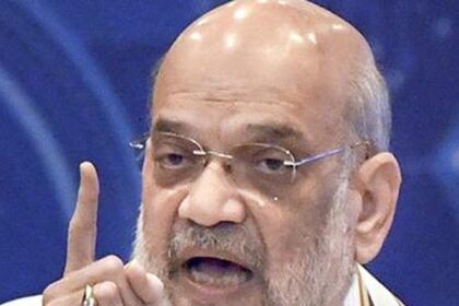 Jharkhand Assembly polls: Copy of Constitution shown by Rahul Gandhi fake, claims Amit Shah at rally