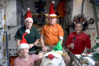 Christmas in space mystery: Astronauts’ festive photo sparks gravity-defying questions – ‘Are they in film studio?’