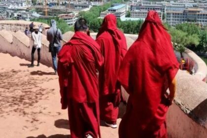 China deploys 400 troops, choppers at Larung Gar Buddhist Academy in Tibet