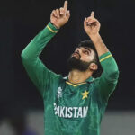 Shadab Khan seeks help from fromer spinner Saqlain Mushtaq to revive his career | Cricket News