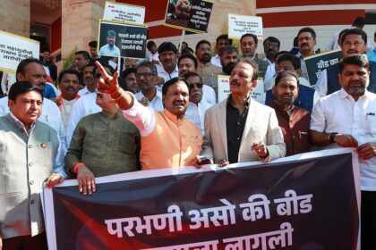 Massive protest in Beed over murder of sarpanch; demand for Munde’s sacking intensifies