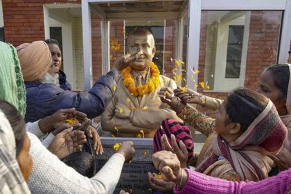 Mohammed Rafi fans throng singer’s village in Amritsar on his birth centenary