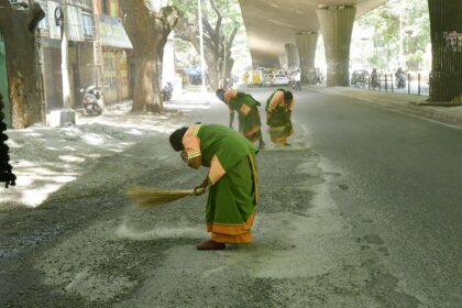 Will small EV-sweepers keep Bengaluru’s narrow market lanes cleaner? 