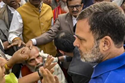 Ambedkar row: Scuffle erupts outside Parliament, Congress and BJP MPs accuse each other of heckling