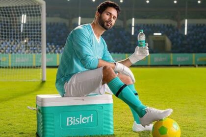 Shahid Kapoor teams up with Bisleri for #DrinkItUp sports campaign : Bollywood News