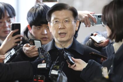 South Korea’s acting leader accepts resignation of presidential security chief