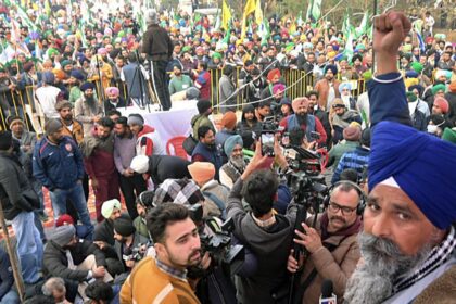 Protesting farmers scheduled to meet Justice Nawab Singh committee for negotiations: SC informed