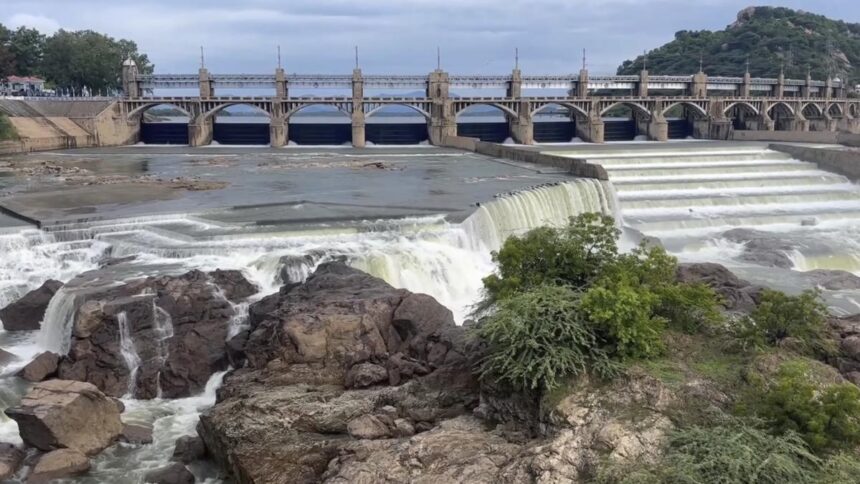 Water discharge from Mettur dam increases